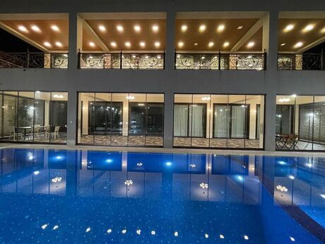 7 otaqlı həyət evi/bağ evi - Şüvəlan q. - 600 m²