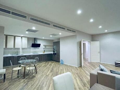 3-room new-build apartment for rent in Port Baku Residence, 170 m², 4 000 AZN/mo, photo 3 / 12