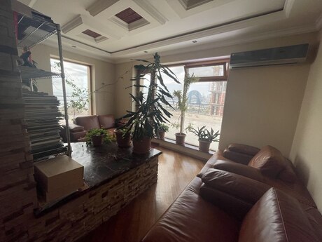 6-комн. офис - м. Шах Исмаил Хатаи - 700 м²