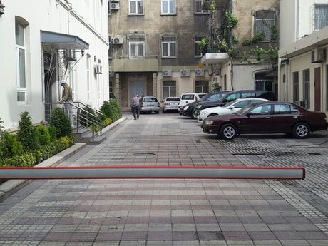 6-комн. вторичка - м. Сахил - 450 м²