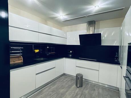 2-room new-build apartment for rent in Port Baku Residence, 95 m², 2 400 AZN/mo, photo 2 / 12