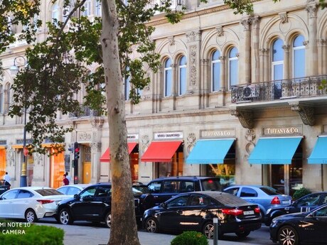 Объявление №3087570 - Баку, м. Сахил, 3-комн., 102 м², 3/4 этаж