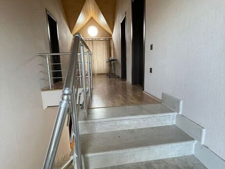4 otaqlı həyət evi/bağ evi - Buzovna q. - 250 m²
