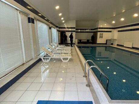 4 otaqlı həyət evi/bağ evi - Buzovna q. - 250 m²