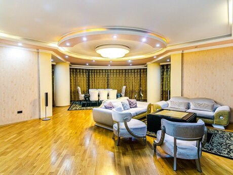 4 otaqlı yeni tikili - 28 May m. - 200 m²