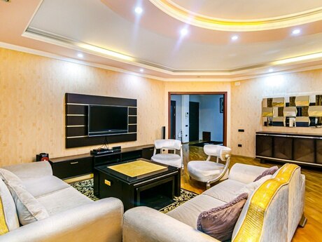 4 otaqlı yeni tikili - 28 May m. - 200 m²
