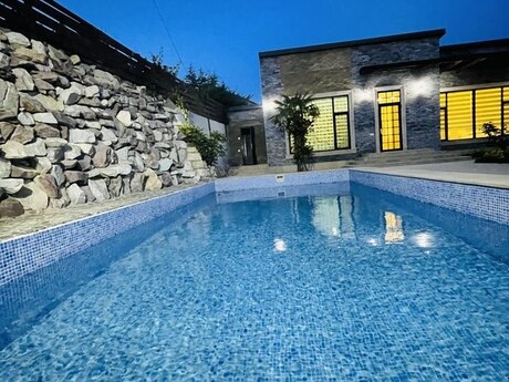 4 otaqlı həyət evi/bağ evi - Mərdəkan q. - 140 m²