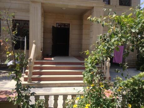 6 otaqlı həyət evi/bağ evi - M.Ə.Rəsulzadə q. - 250 m²