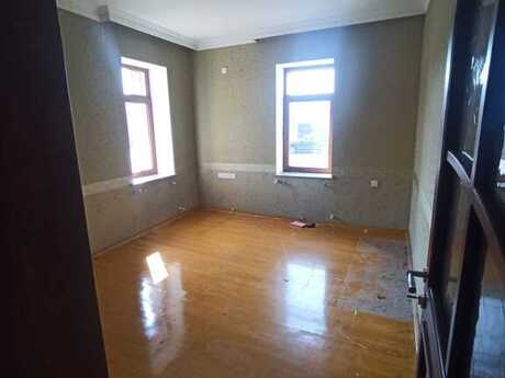 6 otaqlı həyət evi/bağ evi - Gəncə - 146.9 m²