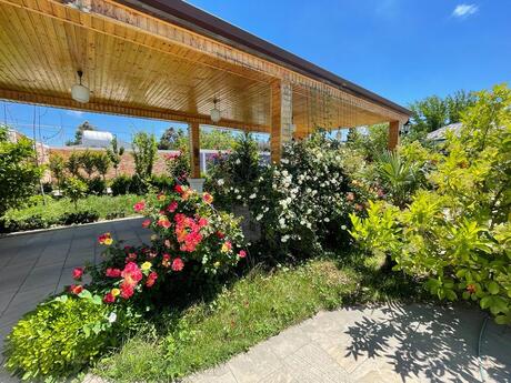 4 otaqlı həyət evi/bağ evi - Mərdəkan q. - 300 m²