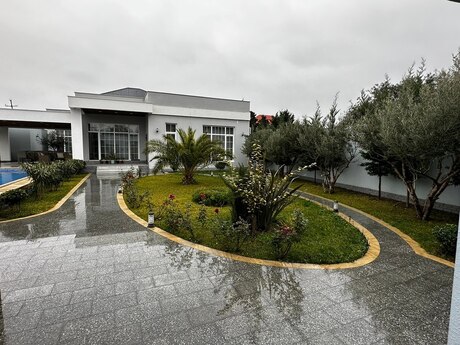 4 otaqlı həyət evi/bağ evi - Mərdəkan q. - 250 m²