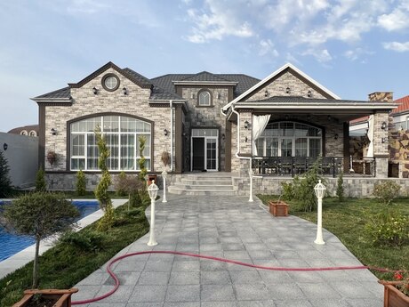 4 otaqlı həyət evi/bağ evi - Mərdəkan q. - 200 m²