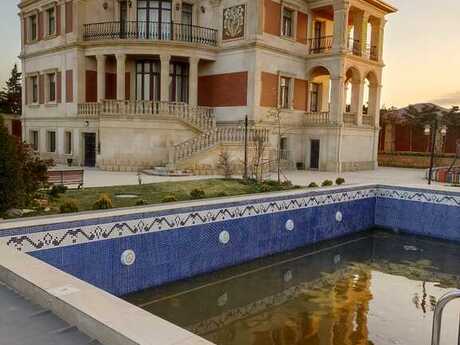 8 otaqlı həyət evi/bağ evi - Sabunçu q. - 600 m²