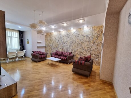 Elan №3255416 - Bakı, Şah İsmayıl Xətai m., 3 otaqlı, 133 m², 14/16 mərtəbə