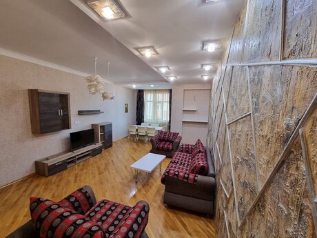 3 otaqlı mənzil, 133 m², Şah İsmayıl Xətai: 350 000 ₼ 3