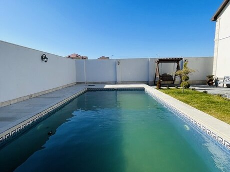 4 otaqlı həyət evi/bağ evi - Şüvəlan q. - 240 m²