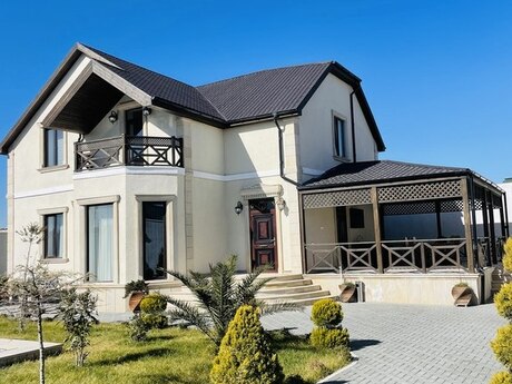 4 otaqlı həyət evi/bağ evi - Şüvəlan q. - 240 m²