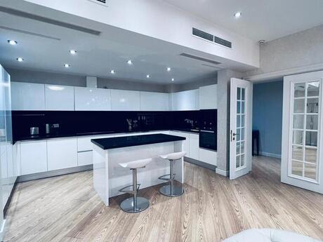 3 otaqlı yeni tikili - 28 May m. - 185 m²
