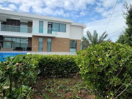 Həyət evi/Bağ evi - Mərdəkan q. - 350 m²