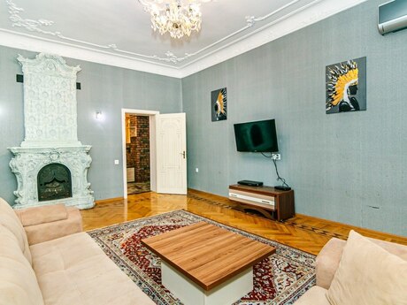 4 otaqlı köhnə tikili - Sahil m. - 130 m²