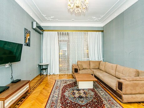 4 otaqlı köhnə tikili - Sahil m. - 130 m²