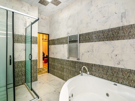 4 otaqlı köhnə tikili - Sahil m. - 130 m²