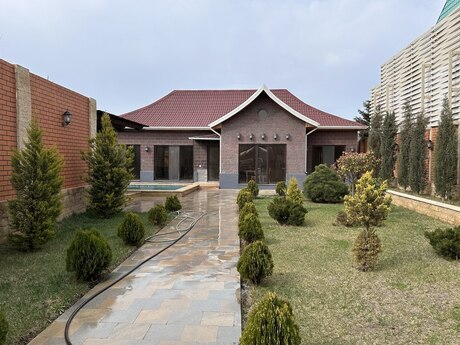 4 otaqlı həyət evi/bağ evi - Şüvəlan q. - 320 m²