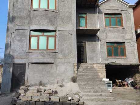 5 otaqlı həyət evi/bağ evi - Bakıxanov q. - 290 m²