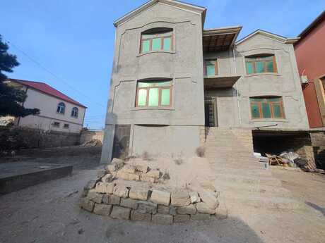 5 otaqlı həyət evi/bağ evi - Bakıxanov q. - 290 m²