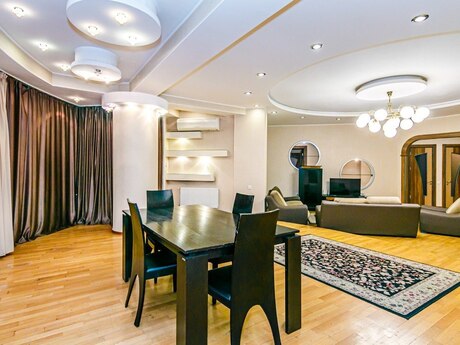 4 otaqlı yeni tikili - 28 May m. - 200 m²