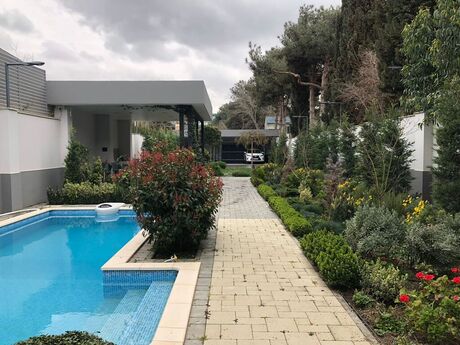 4 otaqlı həyət evi/bağ evi - Mərdəkan q. - 240 m²