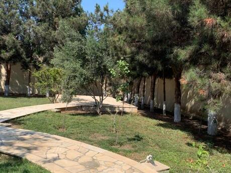 4 otaqlı həyət evi/bağ evi - Mərdəkan q. - 450 m²