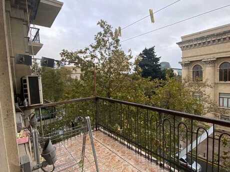 4 otaqlı köhnə tikili - Sahil m. - 195 m²