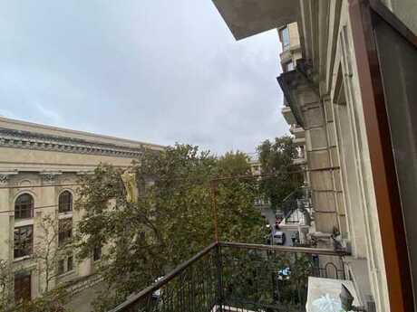 4 otaqlı köhnə tikili - Sahil m. - 195 m²