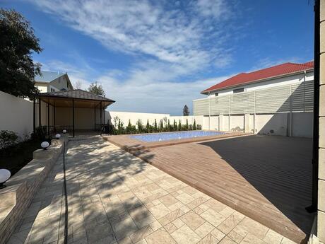 Həyət evi/Bağ evi - Mərdəkan q. - 340 m²