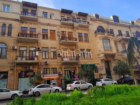 5-комнатная квартира, 221 м², Nəsimi: 599 900 ₼ 2