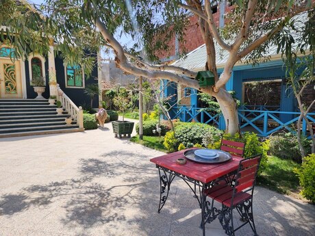 4 otaqlı həyət evi/bağ evi - Novxanı q. - 270 m²