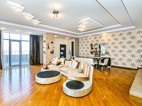 4 otaqlı yeni tikili - 28 May m. - 220 m²