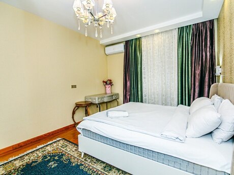 3 otaqlı köhnə tikili - Sahil m. - 120 m²