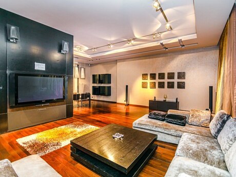 4 otaqlı köhnə tikili - Sahil m. - 350 m²