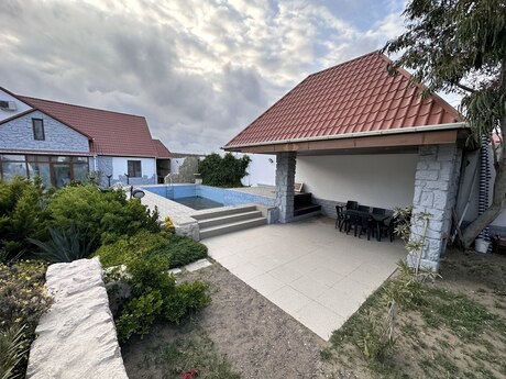 4 otaqlı həyət evi/bağ evi - Şimal DRES q. - 240 m²