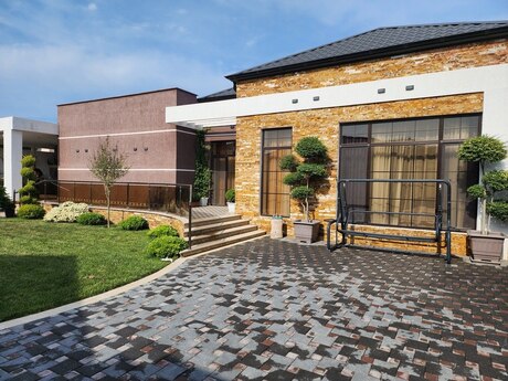 4 otaqlı həyət evi/bağ evi - Mərdəkan q. - 240 m²
