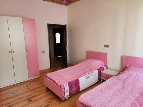 House with Garden, Villa For Rent