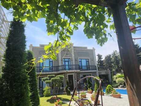 5 otaqlı həyət evi/bağ evi - Mərdəkan q. - 450 m²