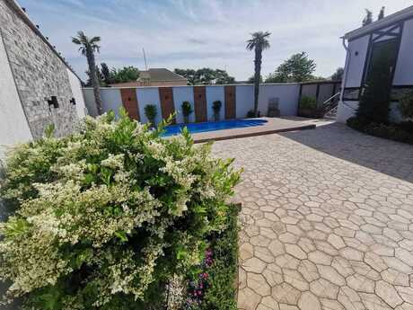 House with Garden, Villa For Rent