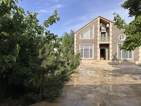 4 otaqlı həyət evi/bağ evi - Mərdəkan q. - 260 m²