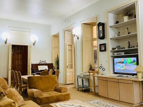 5 otaqlı köhnə tikili - İçəri Şəhər m. - 165 m²