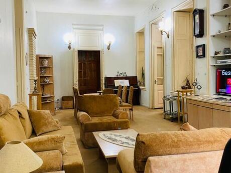 5 otaqlı köhnə tikili - İçəri Şəhər m. - 165 m²