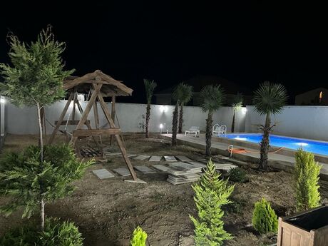 House with Garden, Villa For Rent