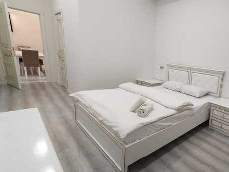 2 otaqlı yeni tikili - 28 May m. - 85 m²